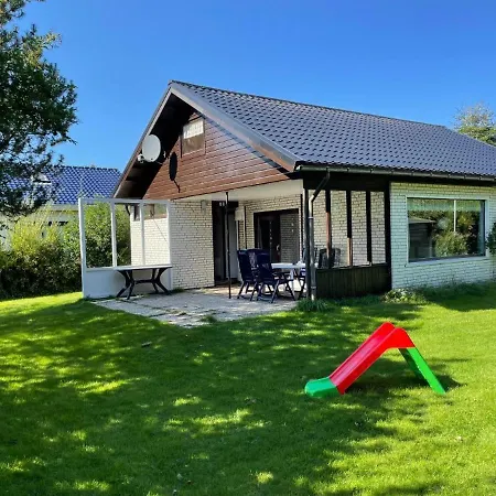 Holiday home De Zonnebloem *